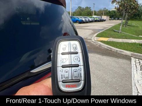 Certified 2021 Chrysler Pacifica Touring-L w/ Uconnect Theater Family Group FWD image 10