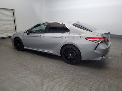 Used 2020 Toyota Camry SE image 3