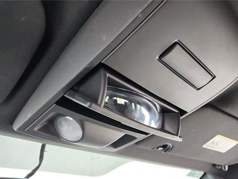 Used 2015 Dodge Grand Caravan SE image 33