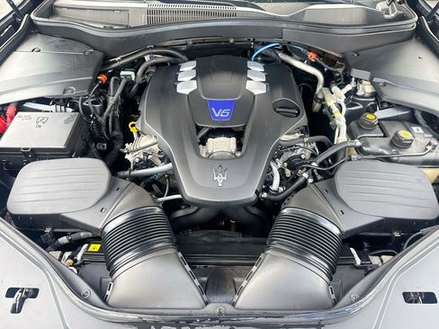 Used 2023 Maserati Levante Modena AWD/4WD image 35