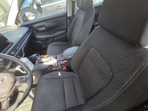 Used 2023 Honda HR-V LX image 11