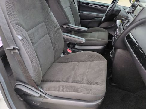 Used 2019 Dodge Grand Caravan SE FWD image 22