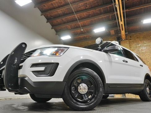 Used 2018 Ford Explorer 4WD Police Interceptor image 3