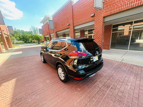 Used 2019 Nissan Rogue S w/ Special Edition Package AWD/4WD image 4
