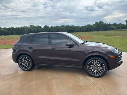 Used 2019 Porsche Cayenne AWD/4WD image 4