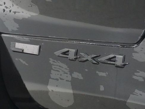 Used 2023 Jeep Grand Cherokee L Limited w/ Black Appearance Package image 19