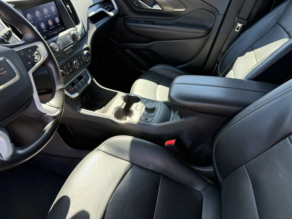Used 2022 GMC Terrain SLT w/ Tech Package AWD/4WD image 24