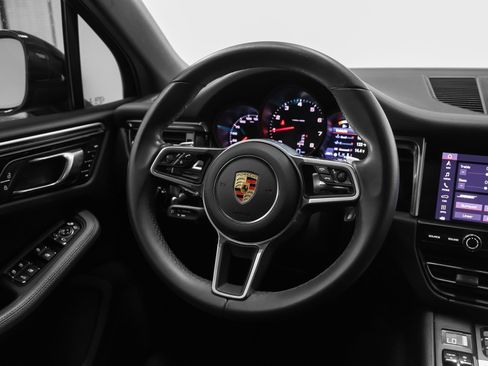 Certified 2021 Porsche Macan AWD/4WD image 27
