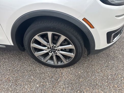 Used 2019 Lincoln Nautilus Select FWD image 16