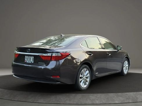 Used 2013 Lexus ES 300h w/ Luxury Pkg FWD image 8