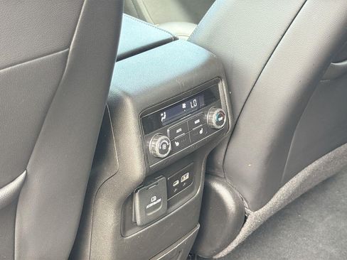 Used 2023 GMC Acadia Denali w/ Denali Technology Package FWD image 25