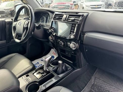 Used 2023 Toyota 4Runner TRD Off-Road Premium w/ Moonroof Package AWD/4WD image 25