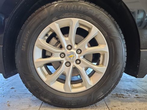 Used 2018 Chevrolet Equinox LT FWD image 13