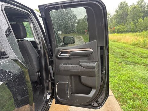 Used 2025 Chevrolet Silverado 1500 LT AWD/4WD image 34