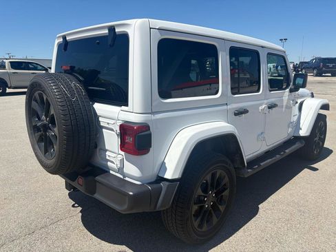 Used 2023 Jeep Wrangler Unlimited Sahara w/ Cold Weather Group AWD/4WD image 3