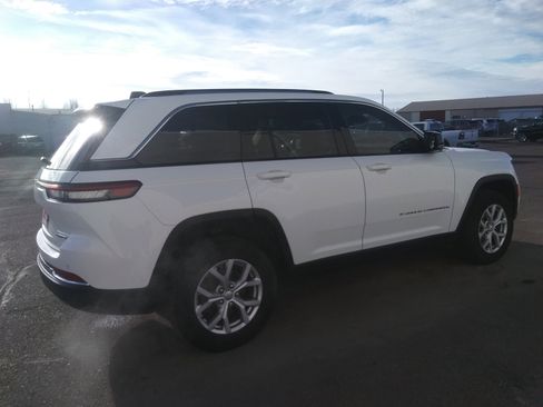 Used 2022 Jeep Grand Cherokee Limited w/ Luxury Tech Group II image 5