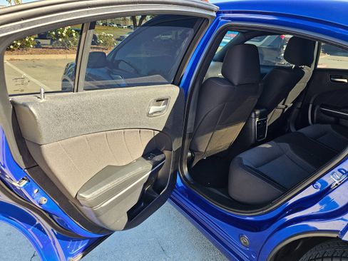 Used 2020 Dodge Charger SXT image 17