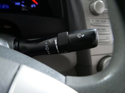 Used 2011 Toyota Camry LE image 32