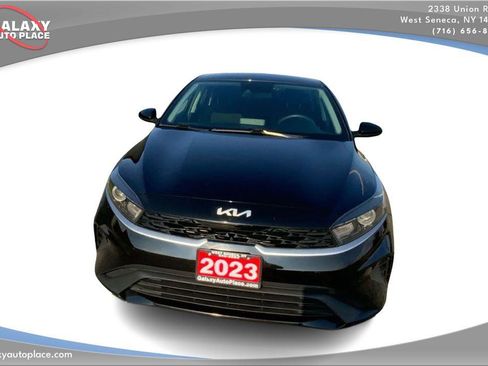 Used 2023 Kia Forte LXS FWD image 2