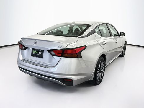 Used 2023 Nissan Altima 2.5 SV FWD image 9