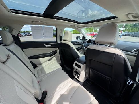 Certified 2022 Ford Edge Titanium w/ Equipment Group 301A AWD/4WD image 18
