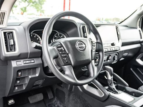 Used 2025 Nissan Frontier SV RWD image 15