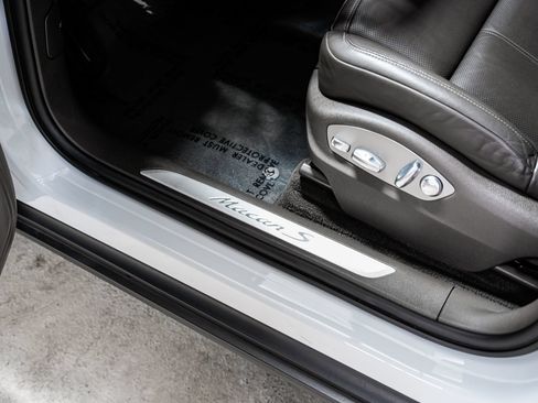 Used 2024 Porsche Macan S AWD/4WD image 23