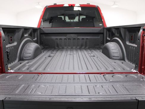 New 2026 Ford F250 Lariat w/ Black Appearance Package image 18