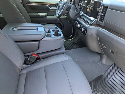 Used 2025 GMC Sierra 1500 Elevation image 16