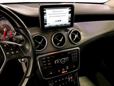 Used 2015 Mercedes-Benz GLA 250 image 7