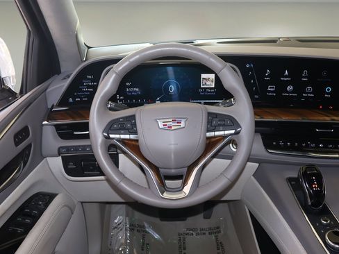 Used 2022 Cadillac Escalade ESV Premium Luxury Platinum w/ LPO, Radiant Package AWD/4WD image 14