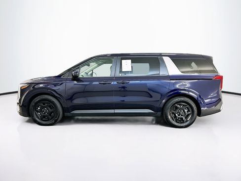 Used 2026 Kia Carnival FWD image 4