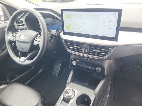 Used 2023 Ford Escape Platinum AWD/4WD image 3