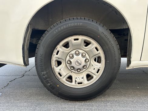 Used 2014 Nissan NV 2500 SV image 12