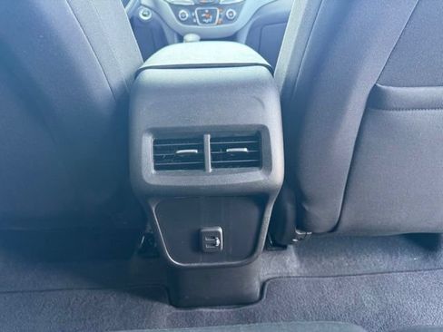 Used 2022 Chevrolet Equinox LT FWD image 11