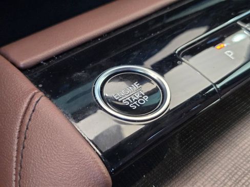 Used 2025 Lincoln Navigator Reserve AWD/4WD image 22