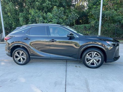 Certified 2025 Lexus RX 350 Premium w/ Accessory Package (Z1) image 8