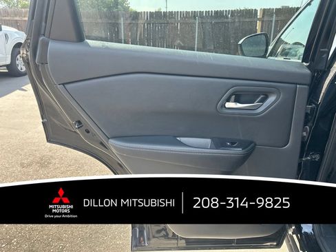Used 2025 Nissan Rogue SV AWD/4WD image 8