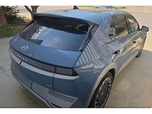 Used 2024 Hyundai Ioniq 5 Limited image 3