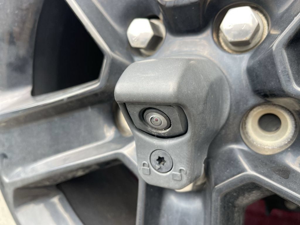 Used 2021 Jeep Wrangler Unlimited Sahara AWD/4WD image 11