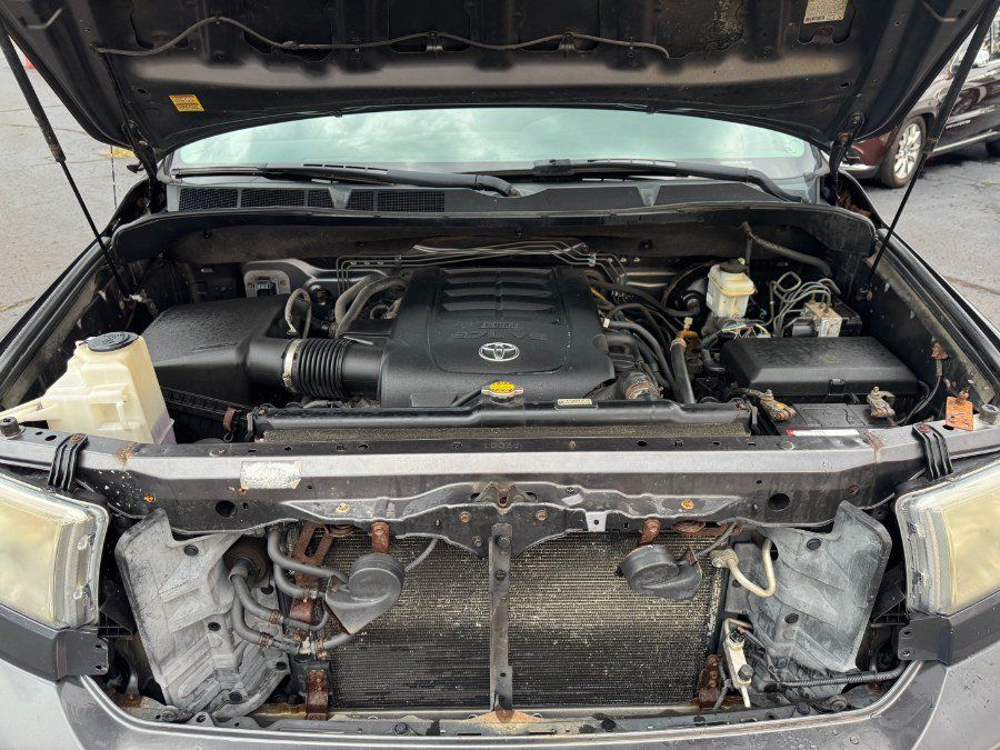 Used 2012 Toyota Tundra 4x4 CrewMax image 23