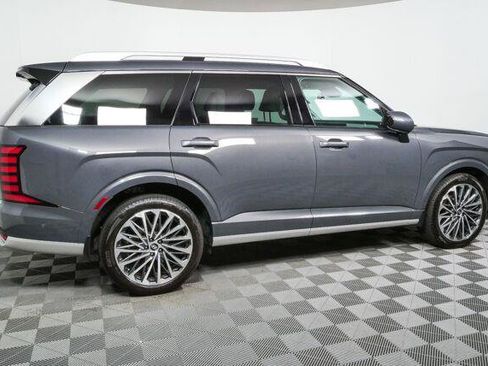 Certified 2026 Hyundai Palisade Calligraphy FWD image 2