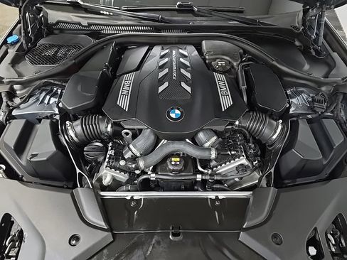 Used 2021 BMW M550i xDrive w/ Executive Package AWD/4WD image 15
