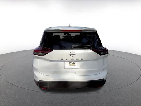 Used 2025 Nissan Rogue SV image 12