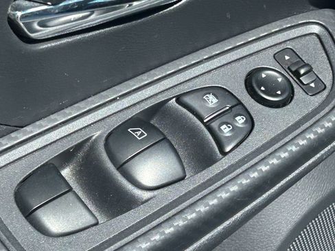 Used 2025 Nissan Versa SV FWD image 26