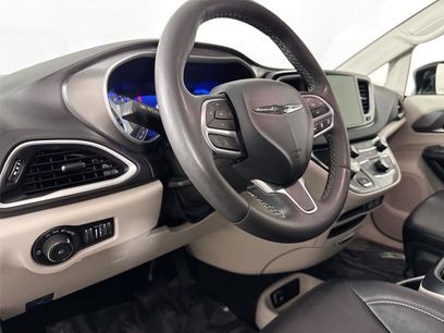 Used 2024 Chrysler Pacifica Touring-L