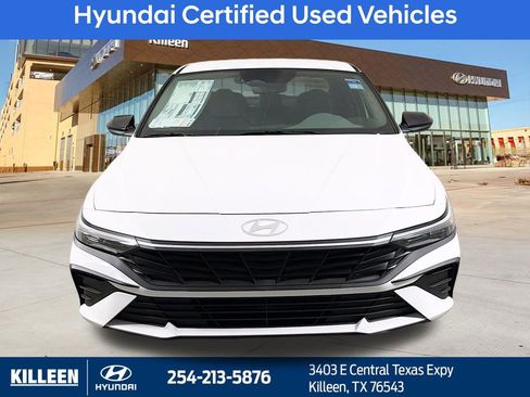 Used 2025 Hyundai Elantra Sport image 2