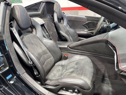 Used 2022 Chevrolet Corvette Stingray Premium Conv w/ Z51 Performance Package RWD image 69
