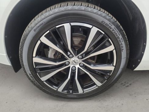 Used 2023 Volvo XC60 B5 Plus w/ Climate Package image 9