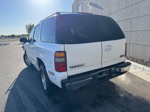 Used 2000 GMC Yukon SLE AWD/4WD image 3